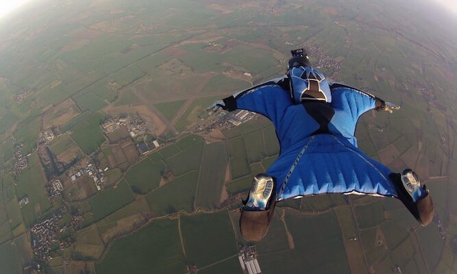 sky diver diving on air